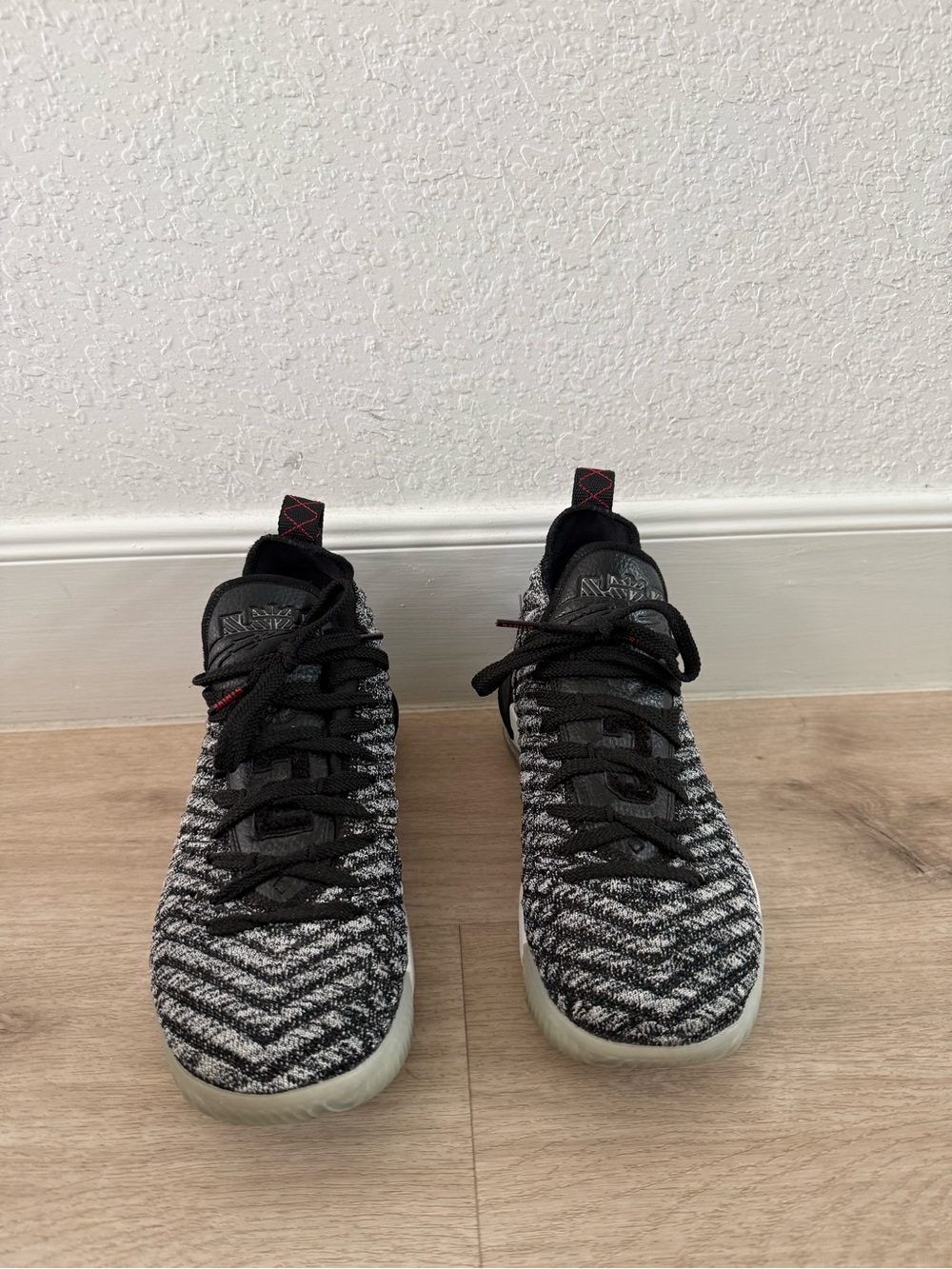 Nike lebron 16 oreo